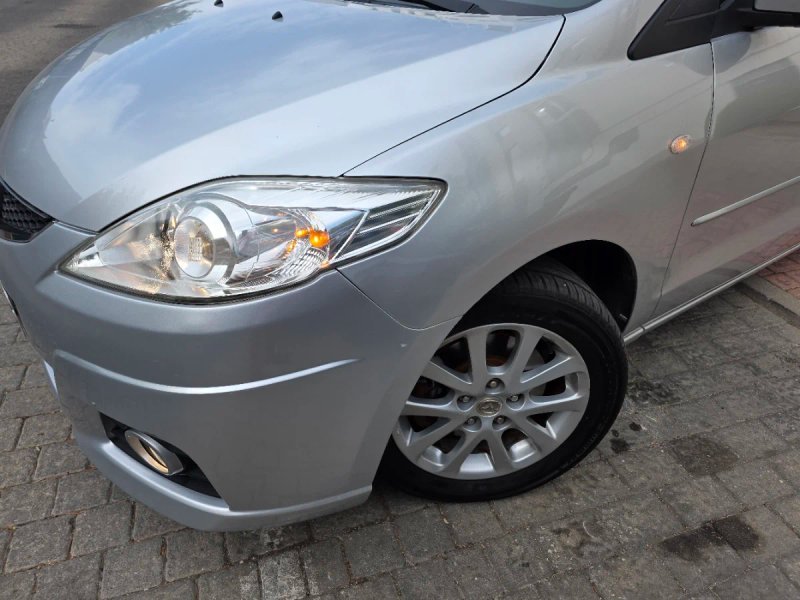 Mazda 5