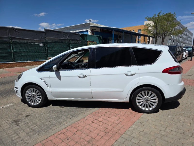FORD S Max